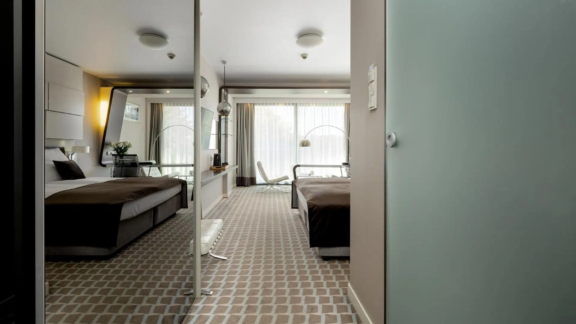 Sea Breeze Private Apartment In Marine Hotel Kolobrzeg