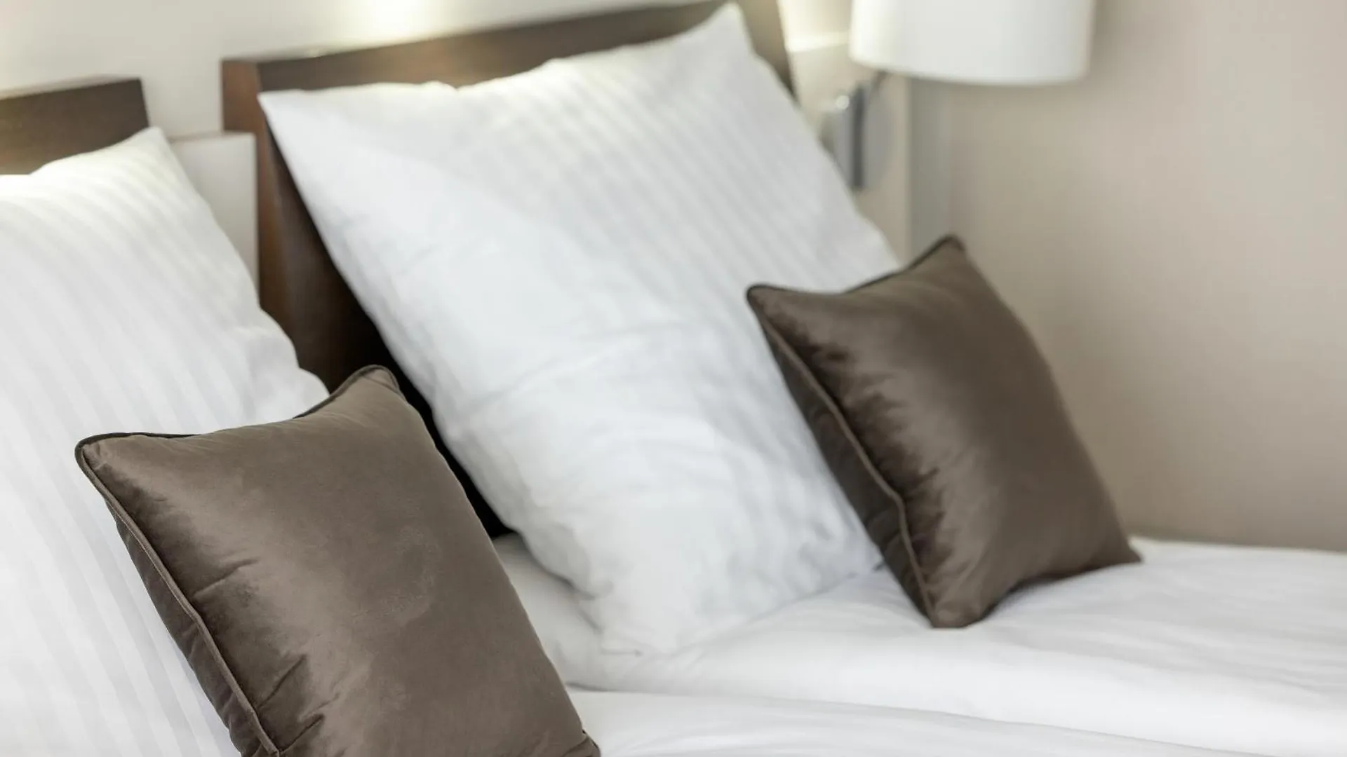 Sea Breeze Private Apartment In Marine Hotel Kolobrzeg